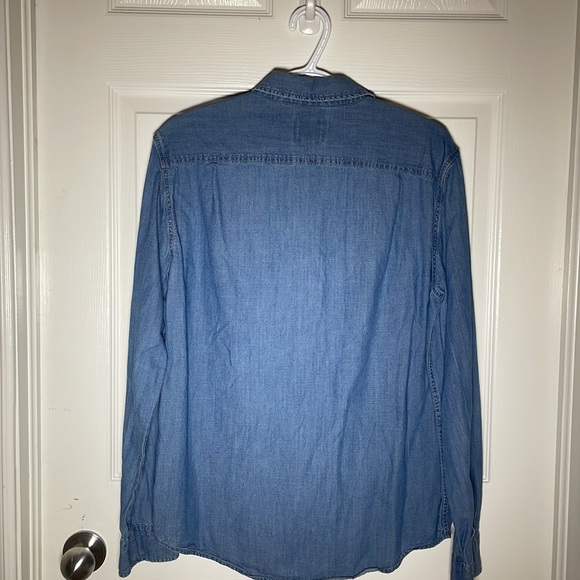 Em’s American Eagle Casual Button Up - Picture 4 of 4